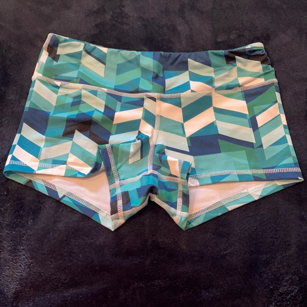 Fleo Shorts
